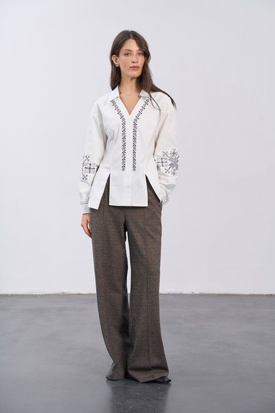 Приталенная рубашка с вышивкой (10, S, Milk, молочний) RM4353-26DB*-*3857 фото от украинского бренда RicaMare