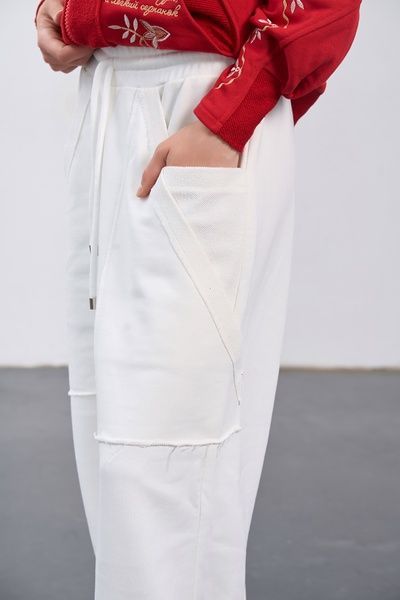 Трикотажные штаны с накладными карманами (10, S, Soft white, молочний) RM4350-26DP*-*3690 фото от украинского бренда RicaMare