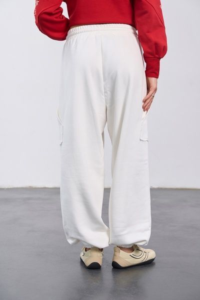 Трикотажные штаны с накладными карманами (10, S, Soft white, молочний) RM4350-26DP*-*3690 фото от украинского бренда RicaMare