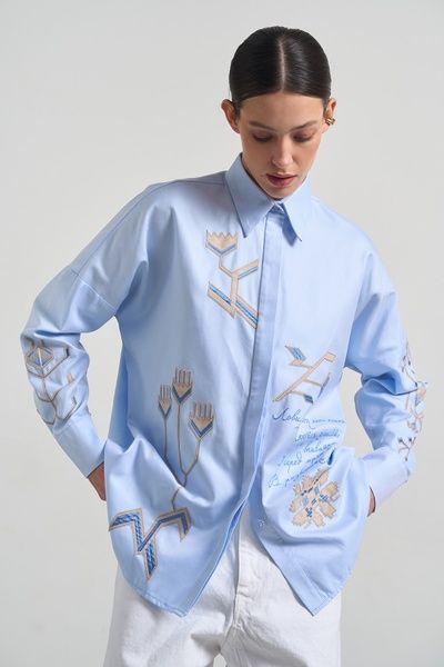 Рубашка з цветочной аппликацией (11, S, Sky blue, блакитний) RM4334-26DB*-*3609 фото от украинского бренда RicaMare