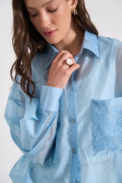 Сорочка жіноча подовжена з вишивкою на кишенях (13, S, Aqua blue, блакитний) RM4280-25DB*-*3634 фото від українського бренду RicaMare