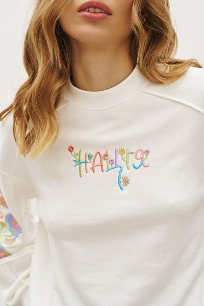 Свитшот с вышивкой Нация (10, M, Milk, молочний) RM4253-25DC*-*984 фото от украинского бренда RicaMare