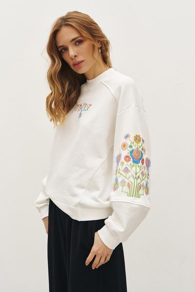 Свитшот с вышивкой Нация (10, M, Milk, молочний) RM4253-25DC*-*984 фото от украинского бренда RicaMare