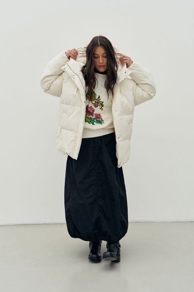 Жіночий пуховик з капюшоном (10, S-M, Marshmallow white, молочний) RM4211-24DJ*-*606 фото від українського бренду RicaMare