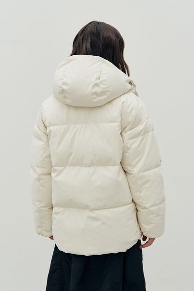 Жіночий пуховик з капюшоном (10, S-M, Marshmallow white, молочний) RM4211-24DJ*-*606 фото від українського бренду RicaMare