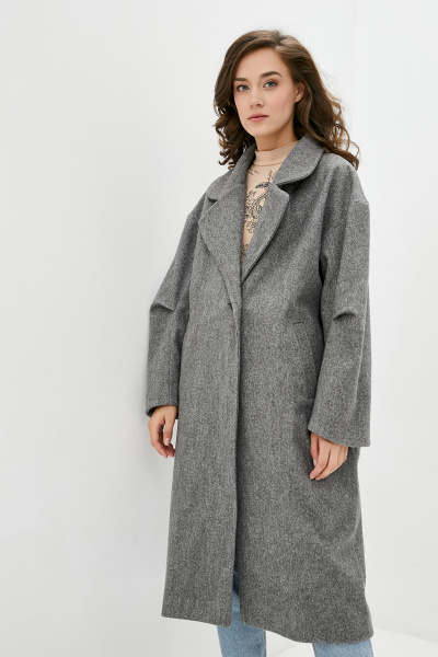 Женское пальто свободного фасона
